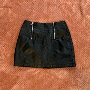 Faux leather mini skirt